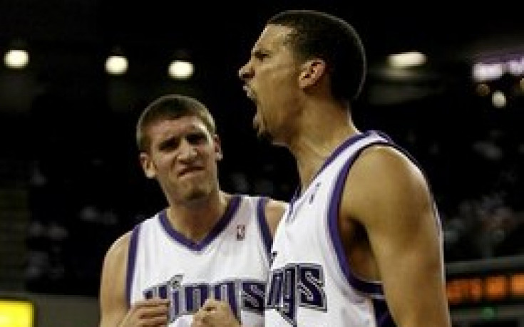 Баскетболист си счупи ръката във фитнеса, вдигал тежести