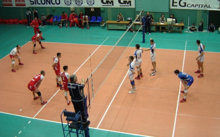 Левски запази Гайдарски, но не и Ананиев, ЦСКА взе Рестър до декември