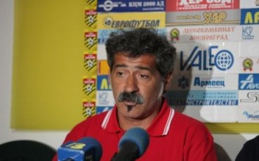 Густав и Карлет аут за Черноморец