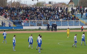 Юношите на Спартак потеглиха за Враца