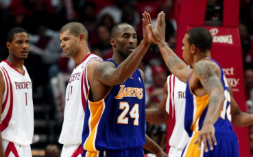 Кобе Брайънт отбеляза 41 точки за Лейкърс при успех над Хюстън