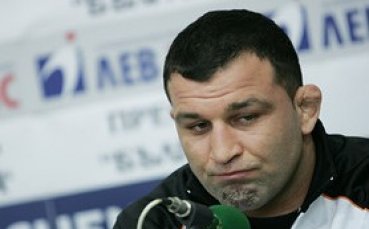 Йордан Радев се прибира за двубоя с Витор Нобрега