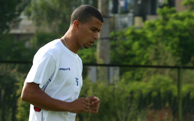 Бензукан се контузи, без изненади в групата