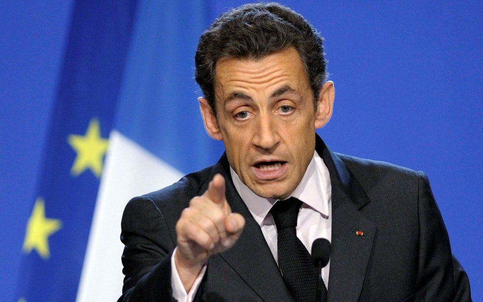 Дори Никола Саркози се извини за ръката на Анри