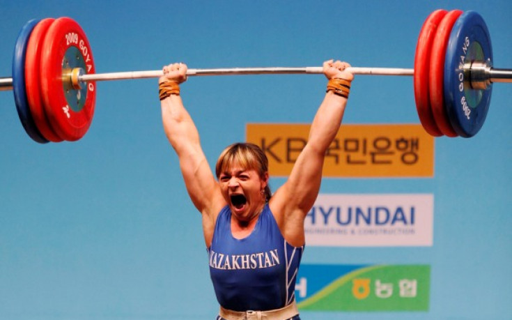 Подобедова счупи три световни рекорда