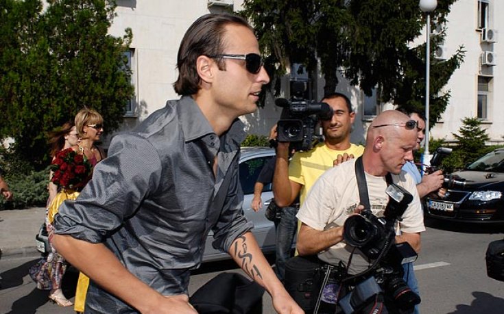 ВИДЕО: Бербатов в рекламен клип с холивудски звезди