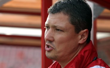 Любо Пенев се появи на „Крейвън Котидж” на полувремето на мача