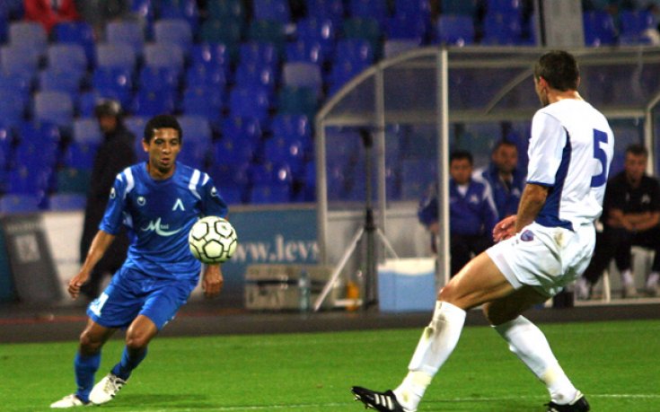 Левски и Металург имат предварителен договор за продажбата на Зе Соарес