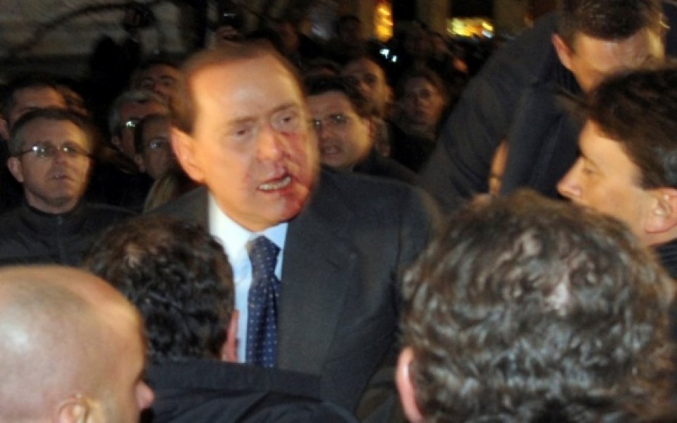 Играчи на Милан посетиха Берлускони