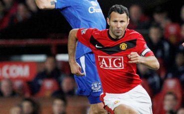 Райън Гигс преподписа за един сезон с Юнайтед