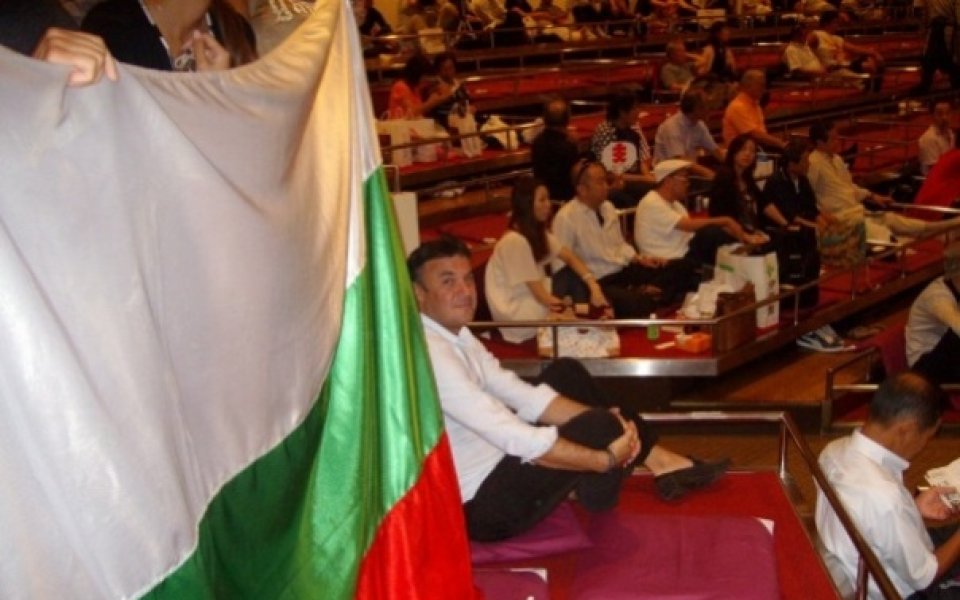 Боби Михайлов дава сумо-купа в Токио, Стоянов се пуска само на Световно