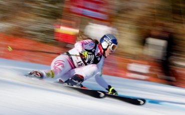 И със счупена ръка Линдзи Вон остава първа за Световната купа