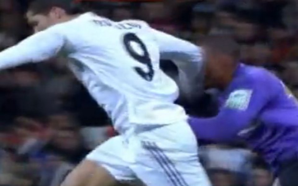 ВИДЕО: Кристиано Роналдо с умисъл нокаутира съперник