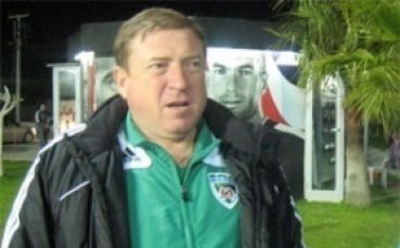 Бившият треньор на Левски Вячеслав Грозни е блокиран в Казахстан