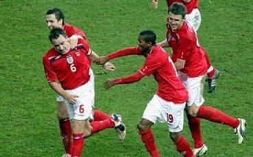 Английските национали искат Тери да остане техен капитан