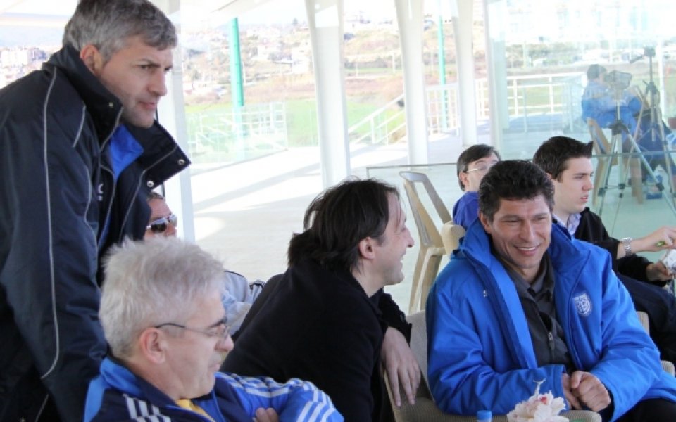 Треньор на националите наблюдава контрола на Черноморец