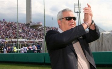 Корвино плаче, че са го били Божинов, Вучинич и Миколи