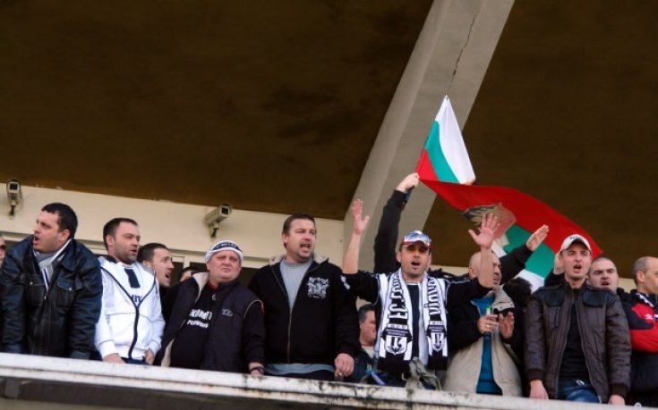 Феновете на Локо Пловдив негодуват от билетите за Армията