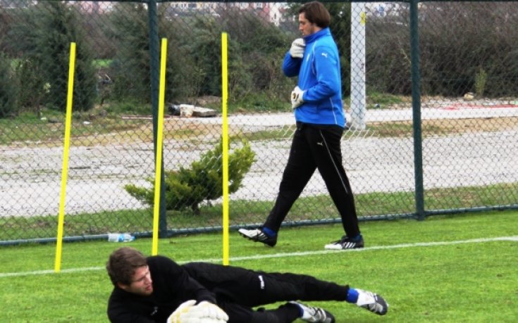 Черноморец командирова резервен вратар при поморийските „акули”