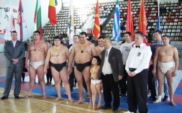 Тотална българска доминация на Балканското по сумо, подаръци от Котоошу в Белград