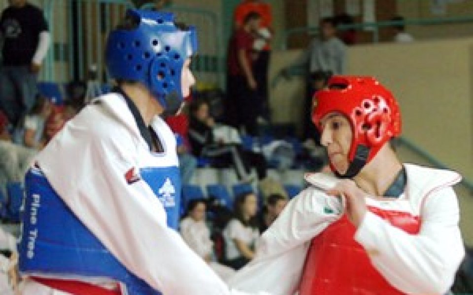 Пловдивчанка грабна 3 златни медала от европейското по таекуон-до