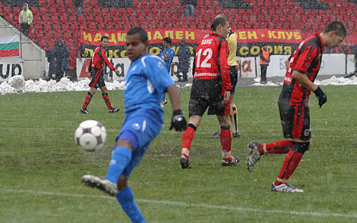 Кипърски съдия свири Локо Сф- Левски?