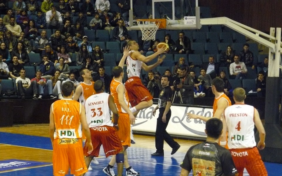 Мачът на баскетболните звезди взриви Варна