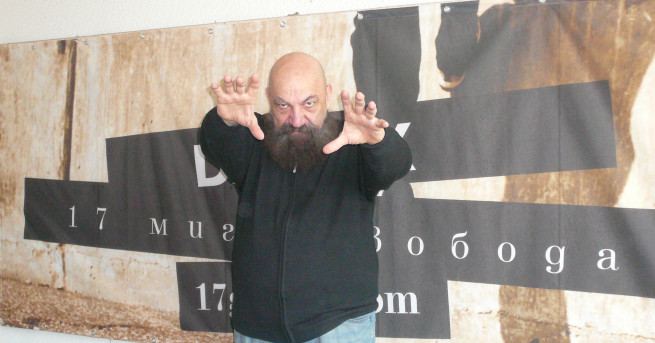 Днес през 1943 г в китния Шумен е роден един