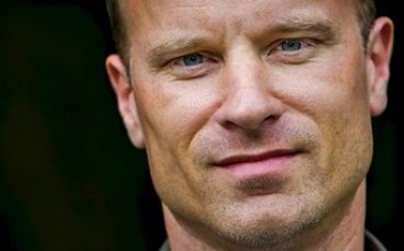 Бергкамп: Арсенал няма изявен голмайстор