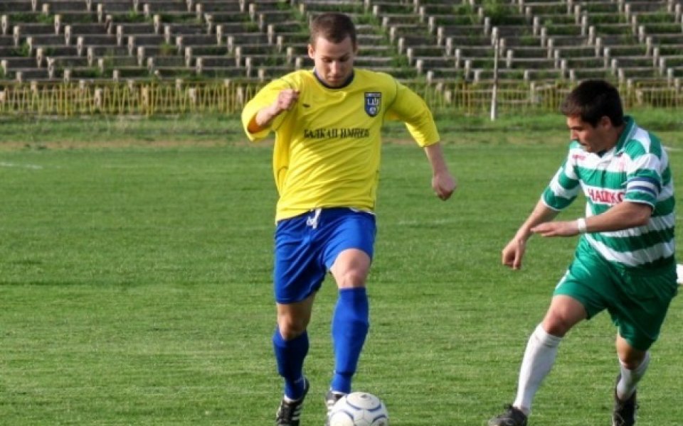Футболисти и треньори на Левски също помагат на Дарин Тодоров