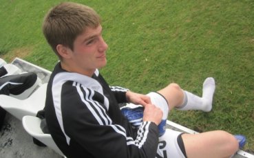 Вили Вуцов праща юношите в старшата за мача с Левски