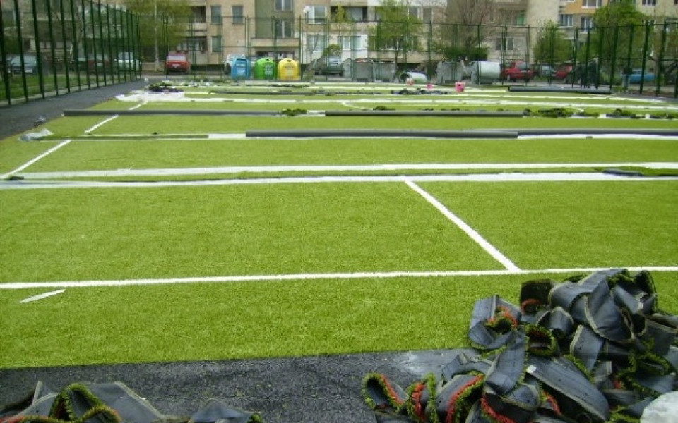 Спортни площадки с нова, модерна настилка в Кюстендил