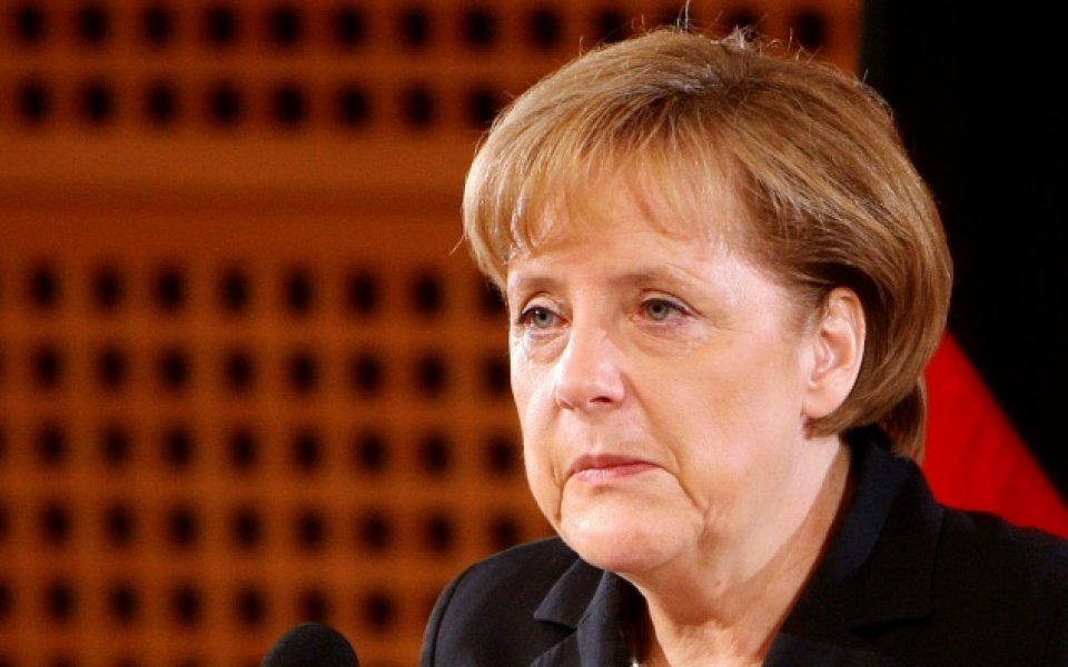 Ангела Меркел отива при футболистите на Германия