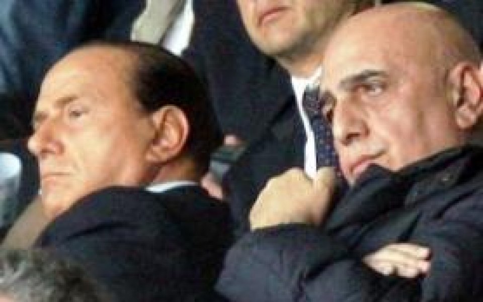 Милан започва преговори със Севиля за Фабиано