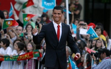 ВИДЕО: Кристиано Роналдо показа за първи път къщата си в Мадрид