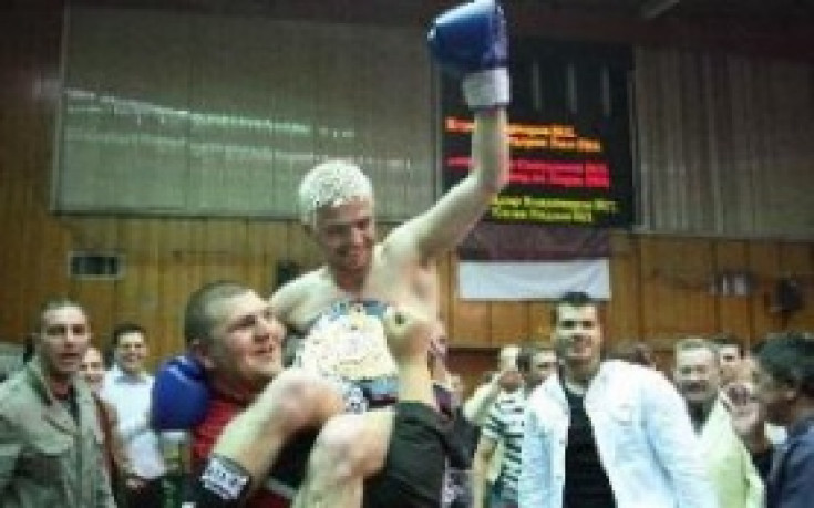 Александър Владимиров ще се бие за евротитлата в профибокса