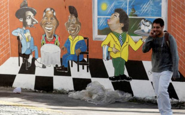 Пеле поднови войната с Марадона