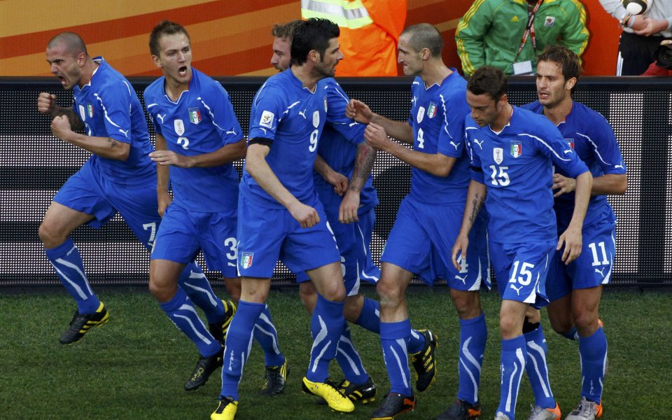 Напрежение и в лагера на Италия, играчите твърдят: Липи е виновен за хаоса