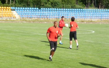 Дочев изпрати Гранден при Мури, Попов и Делев с травми