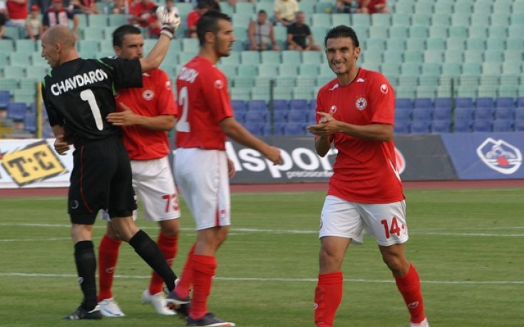 ЦСКА се раздели с двама играчи