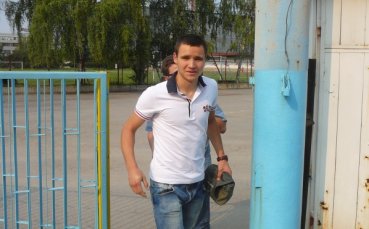 Виктор Генев на проби в Петролул