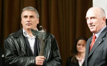 Иван Бербатов: Асен е на почивка и събира тен