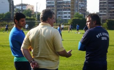 Батков призова „сините” фенове да напълнят стадиона срещу Калмар