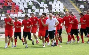 ЦСКА без новите италианци срещу Левски
