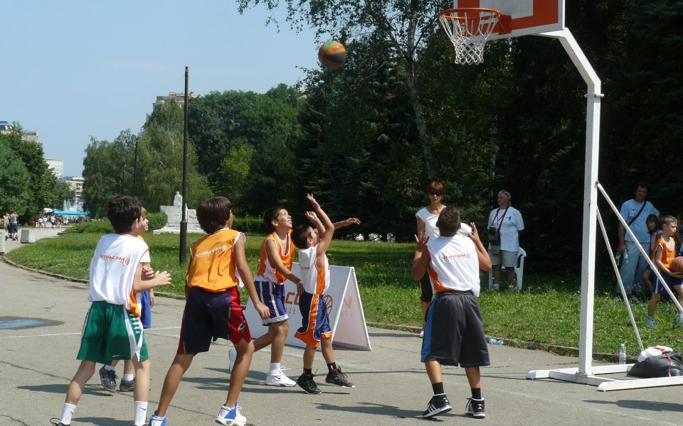 Над 50 отбора, баскетболни легенди и журналисти подкрепиха Ели Димитрова