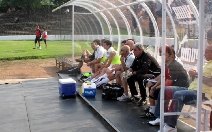 Академик и Славия си разменят само скамейките