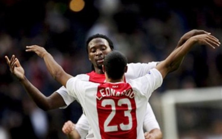 Сърдечен удар покоси халф на Аякс по време на мач