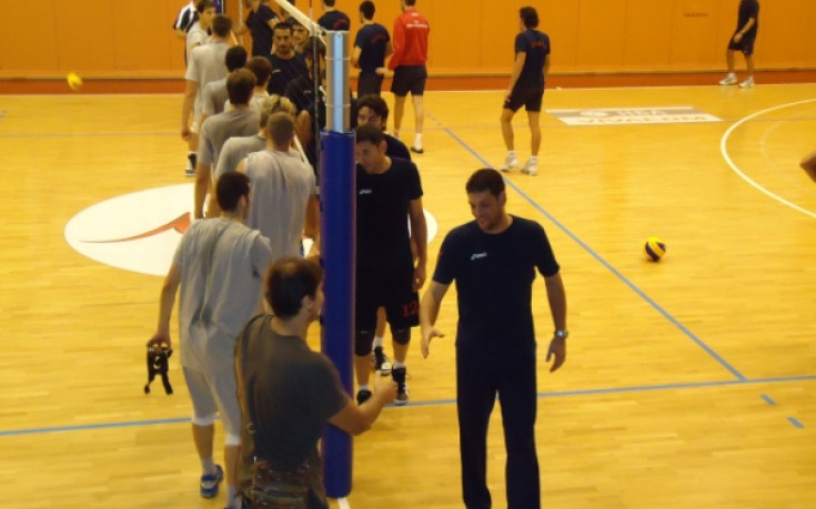 СНИМКИ: Гибона стартира треньорството с победа над ЦСКА