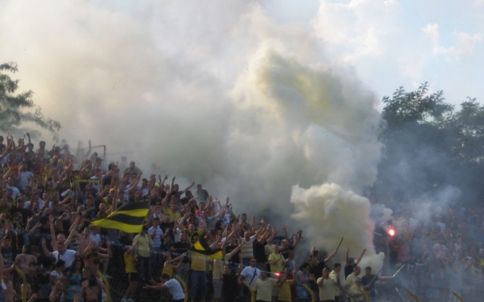 Пловдивската полиция и Ботев работят заедно срещу проблема „В група”