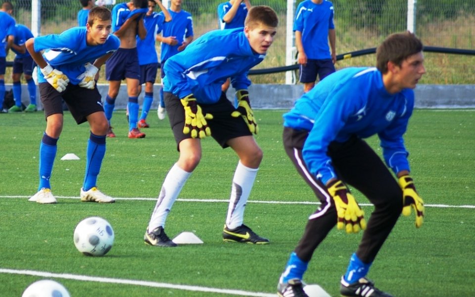 Черноморец ще подготвя малки вратари